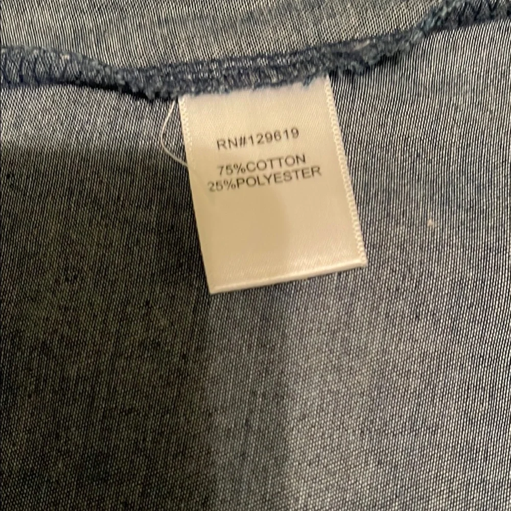 Chic Denim Lace-Up Blouse - Picture 5 of 6